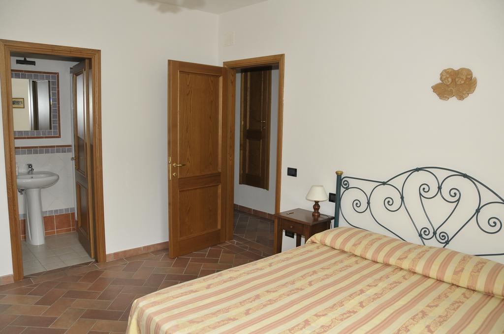 Agriturismo Renai E Monte II غامباسي تيرمي المظهر الخارجي الصورة